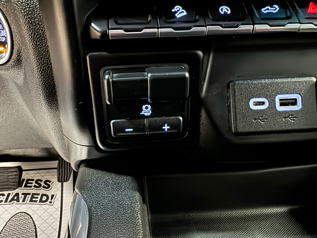 GMC Sierra 1500 4WD Crew Cab 157" AT4 2021