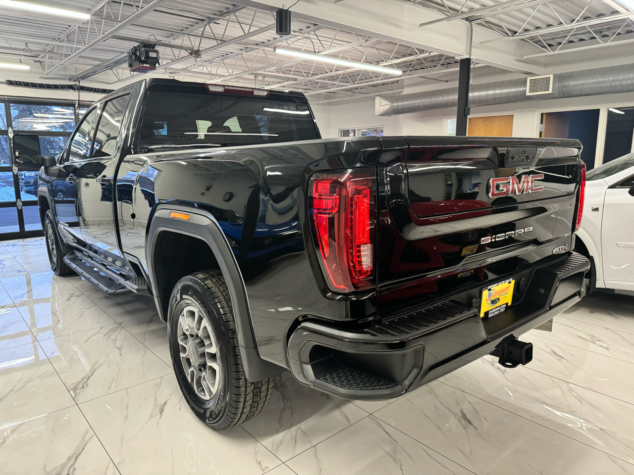 GMC Sierra 2500HD 4WD Crew Cab 159" AT4 2023