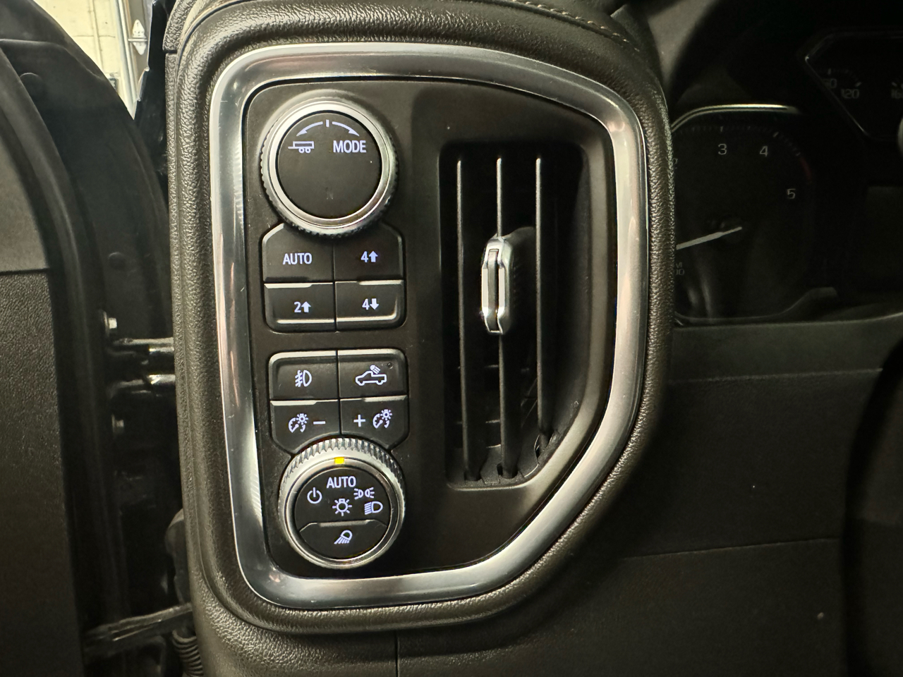 GMC Sierra 2500HD 4WD Crew Cab 159" AT4 2023