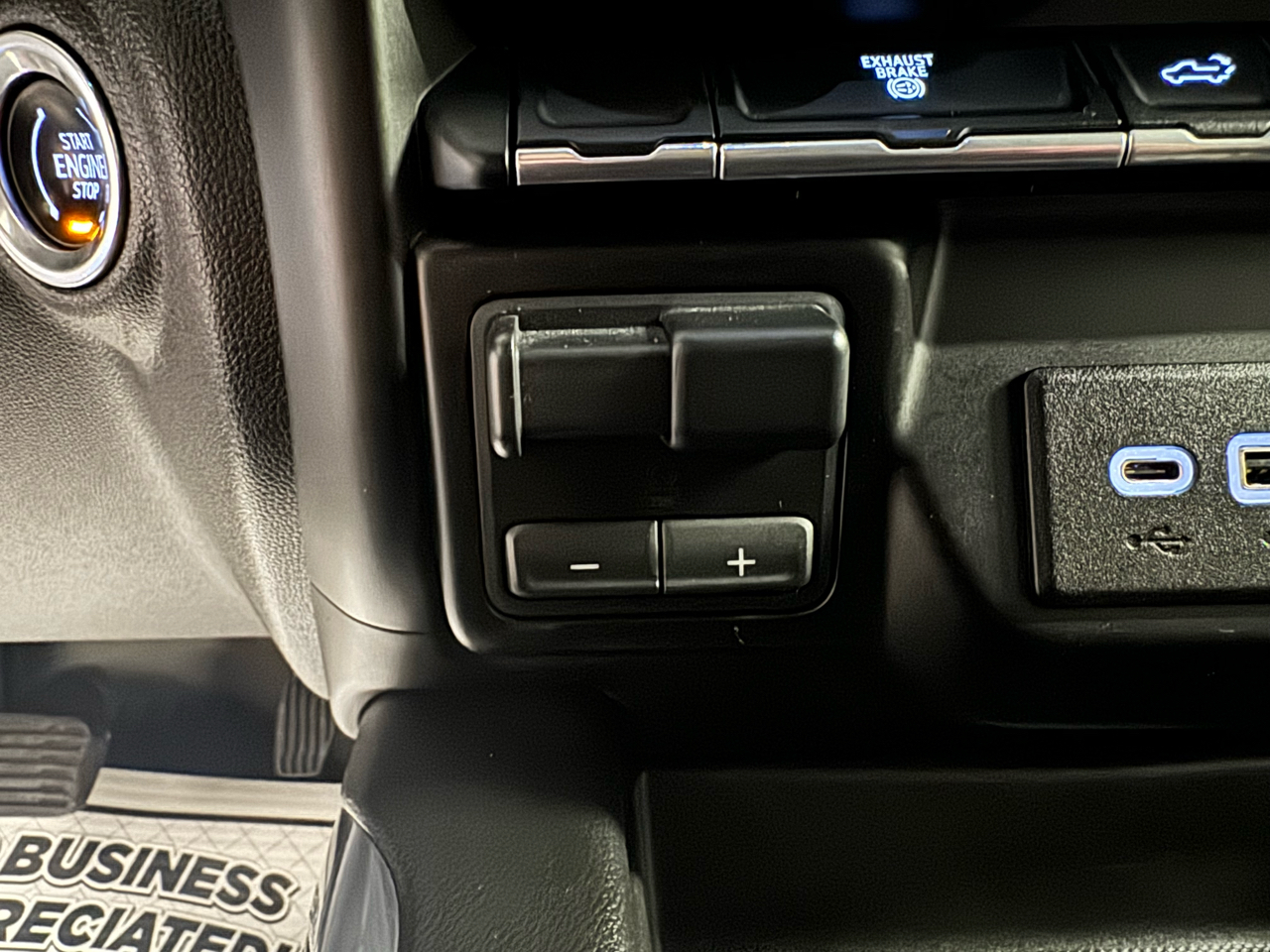 GMC Sierra 2500HD 4WD Crew Cab 159" AT4 2023