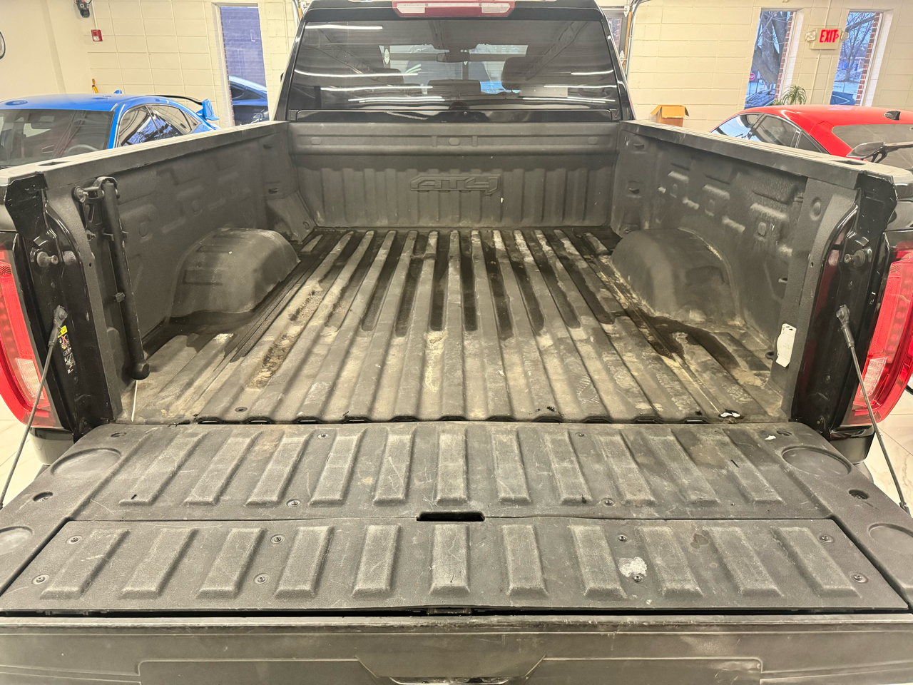 GMC Sierra 2500HD 4WD Crew Cab 159" AT4 2023