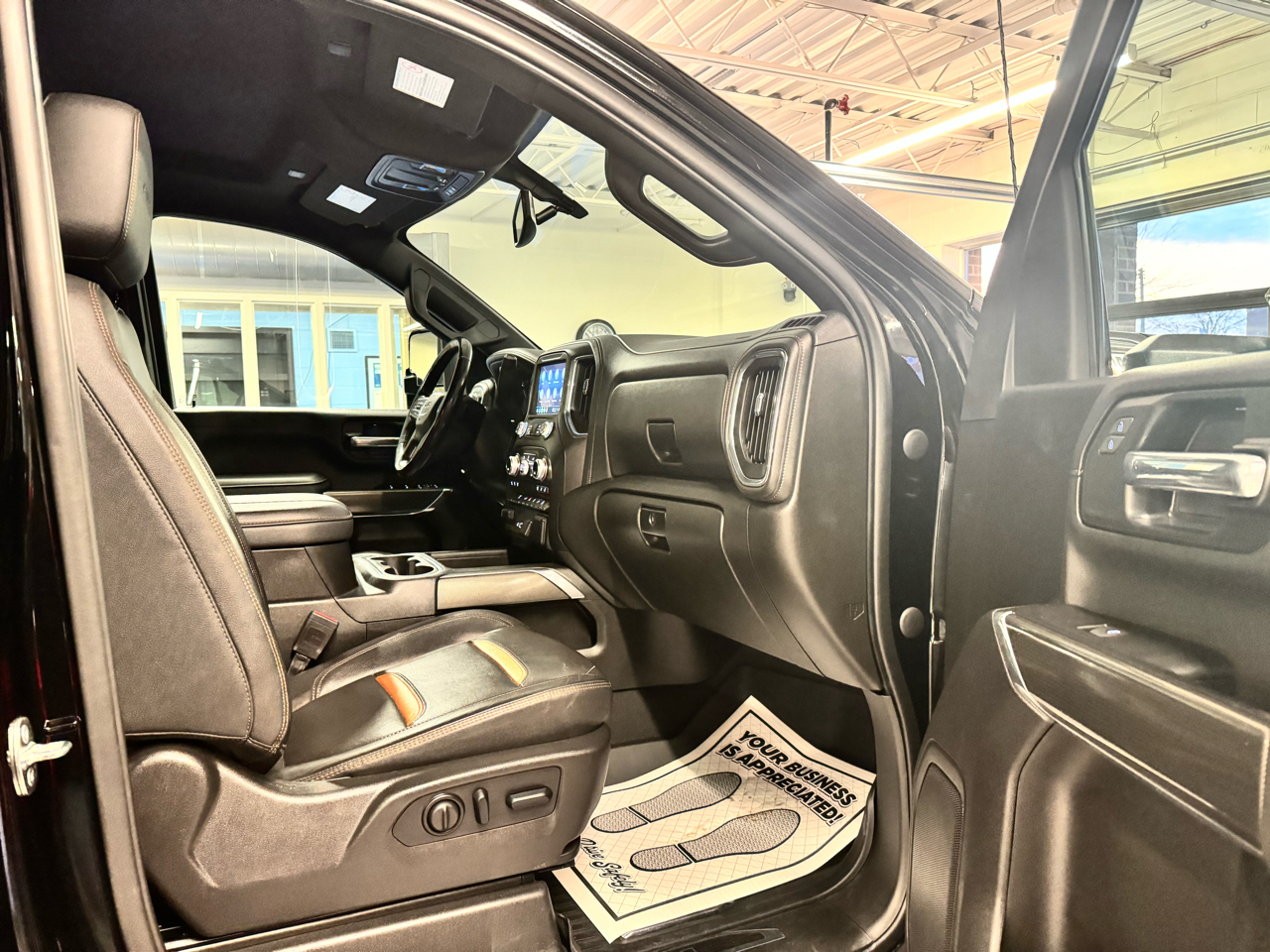 GMC Sierra 2500HD 4WD Crew Cab 159" AT4 2023