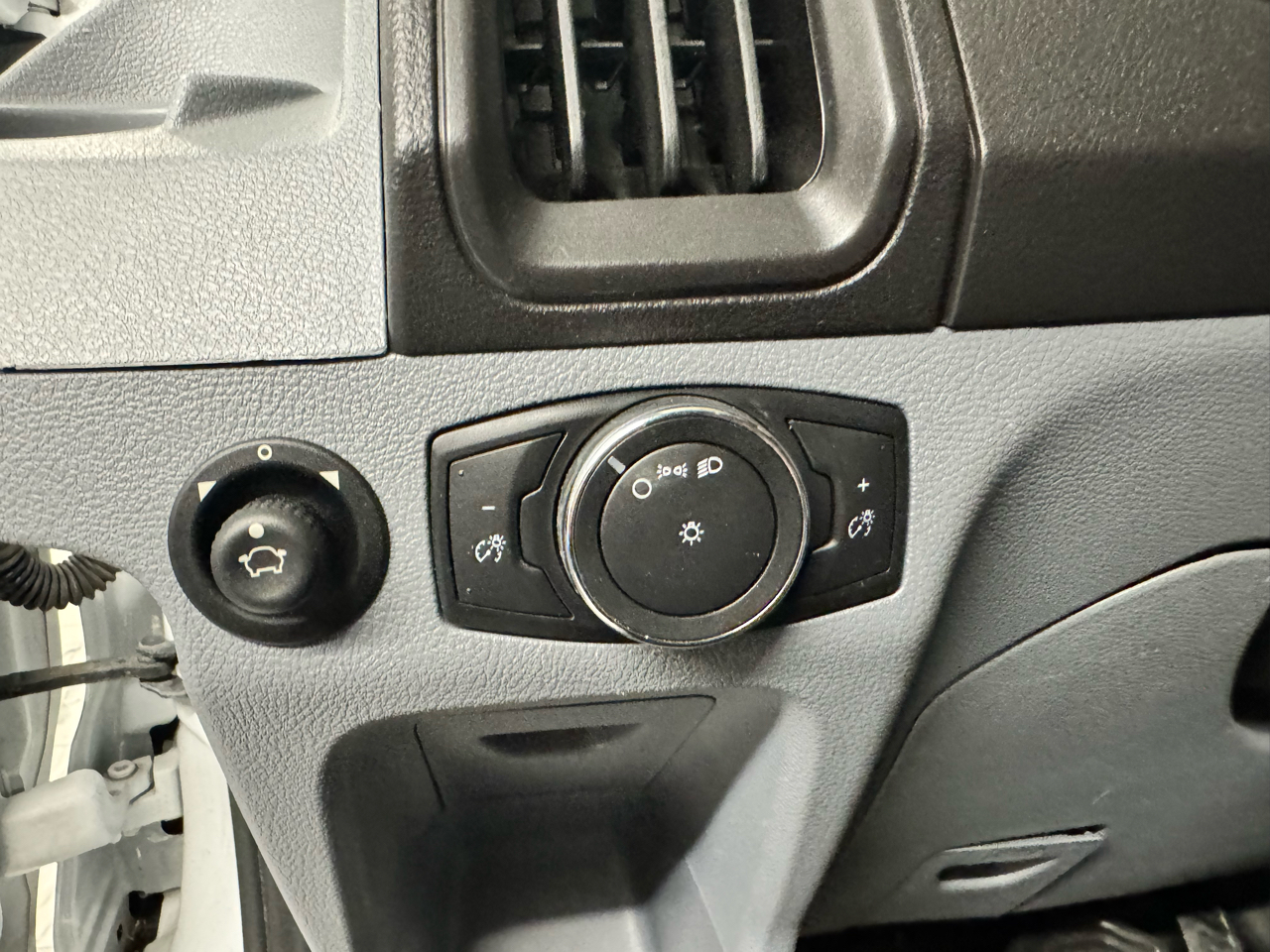 Ford Transit Van T-150 148" Low Rf 8600 GVWR Swing-Out RH Dr 2017