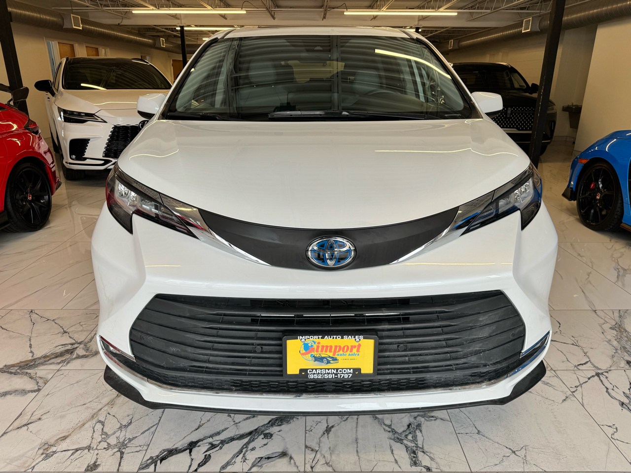 Toyota Sienna XLE FWD 7-Passenger (Natl) 2022