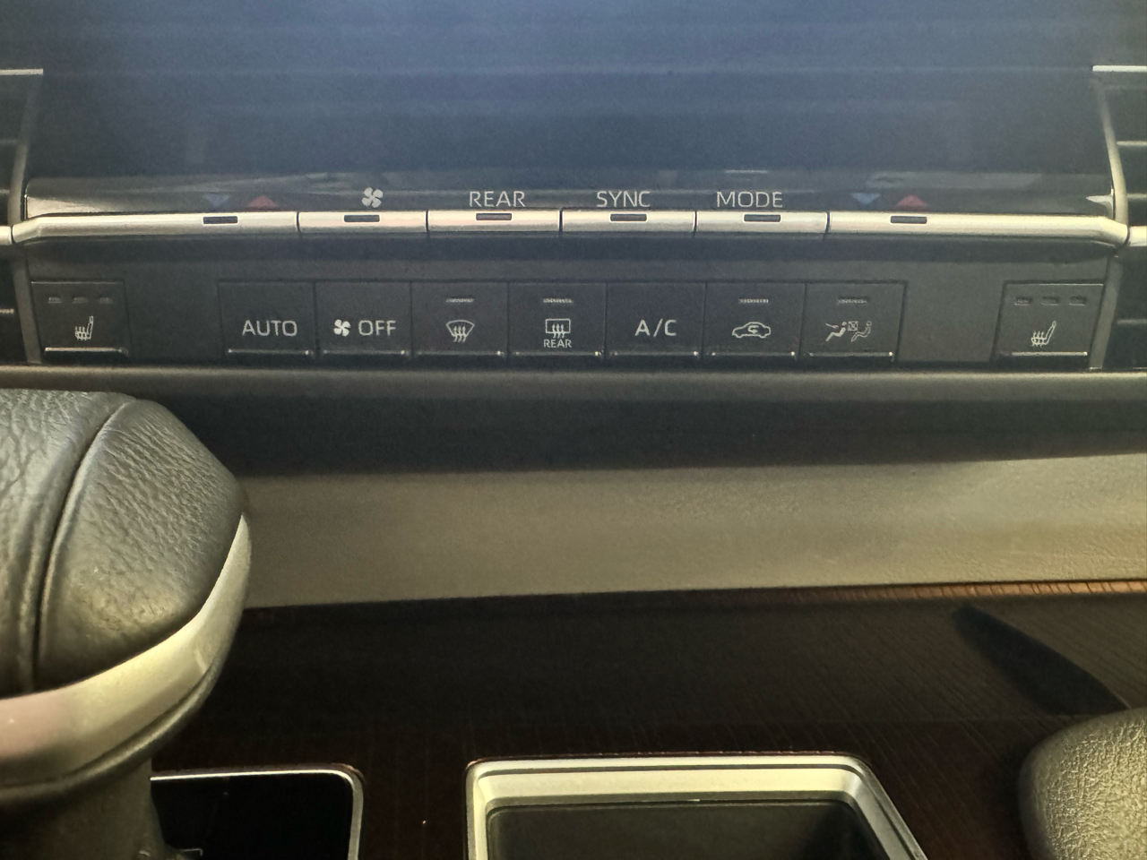 Toyota Sienna XLE FWD 7-Passenger (Natl) 2022