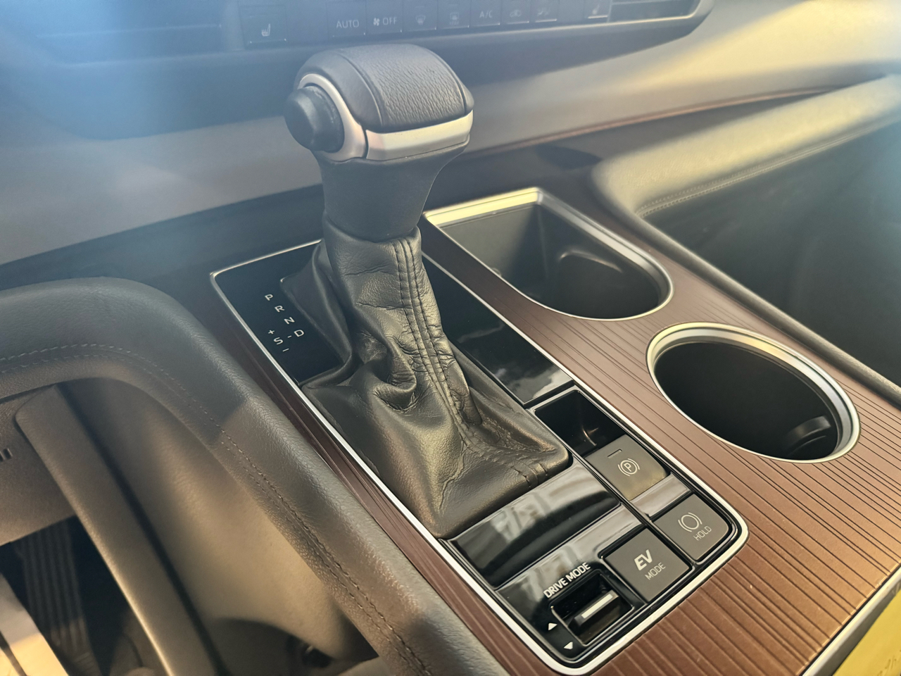 Toyota Sienna XLE FWD 7-Passenger (Natl) 2022