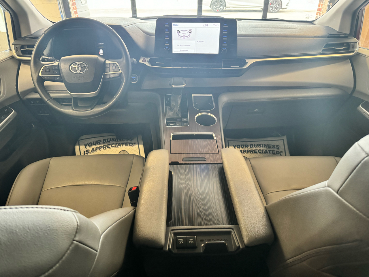 Toyota Sienna XLE FWD 7-Passenger (Natl) 2022