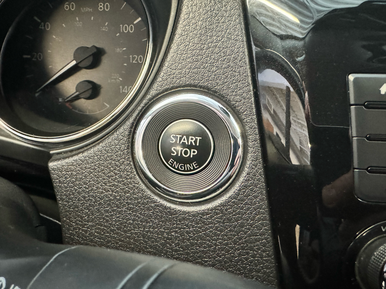 Nissan Rogue Sport AWD SV 2021