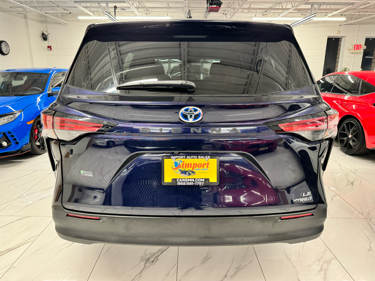 Toyota Sienna LE FWD 8-Passenger (Natl) 2021