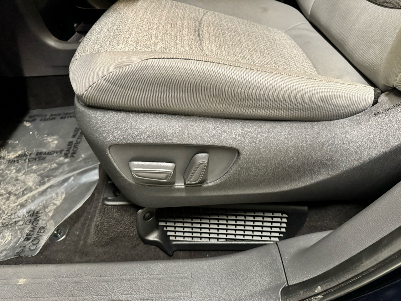 Toyota Sienna LE FWD 8-Passenger (Natl) 2021