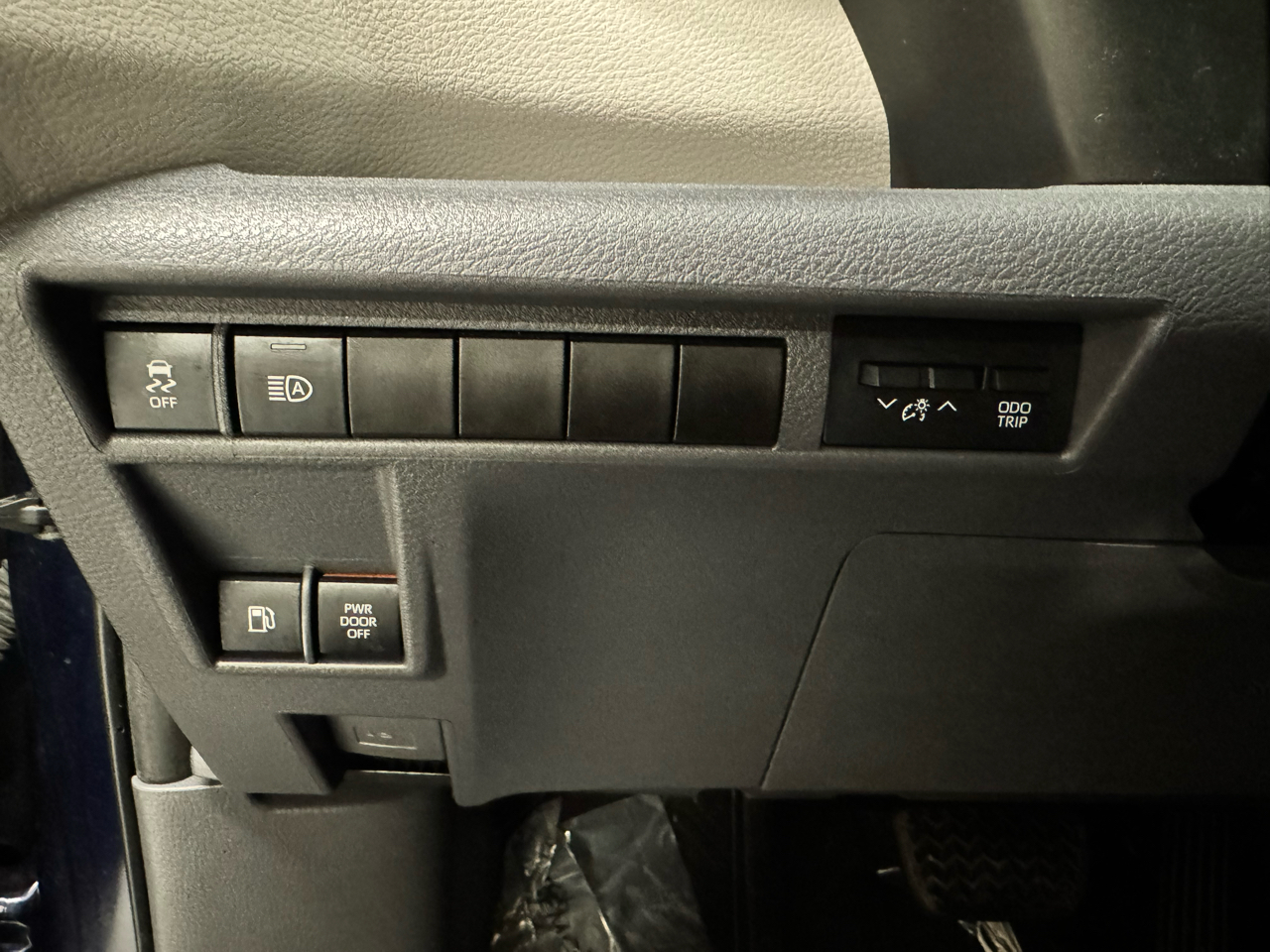 Toyota Sienna LE FWD 8-Passenger (Natl) 2021