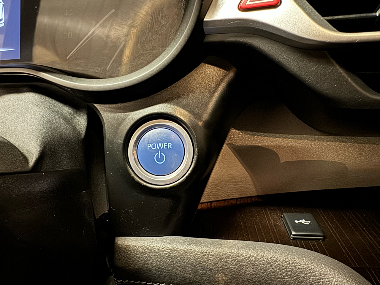 Toyota Sienna LE FWD 8-Passenger (Natl) 2021