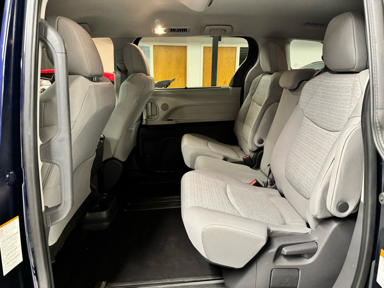 Toyota Sienna LE FWD 8-Passenger (Natl) 2021