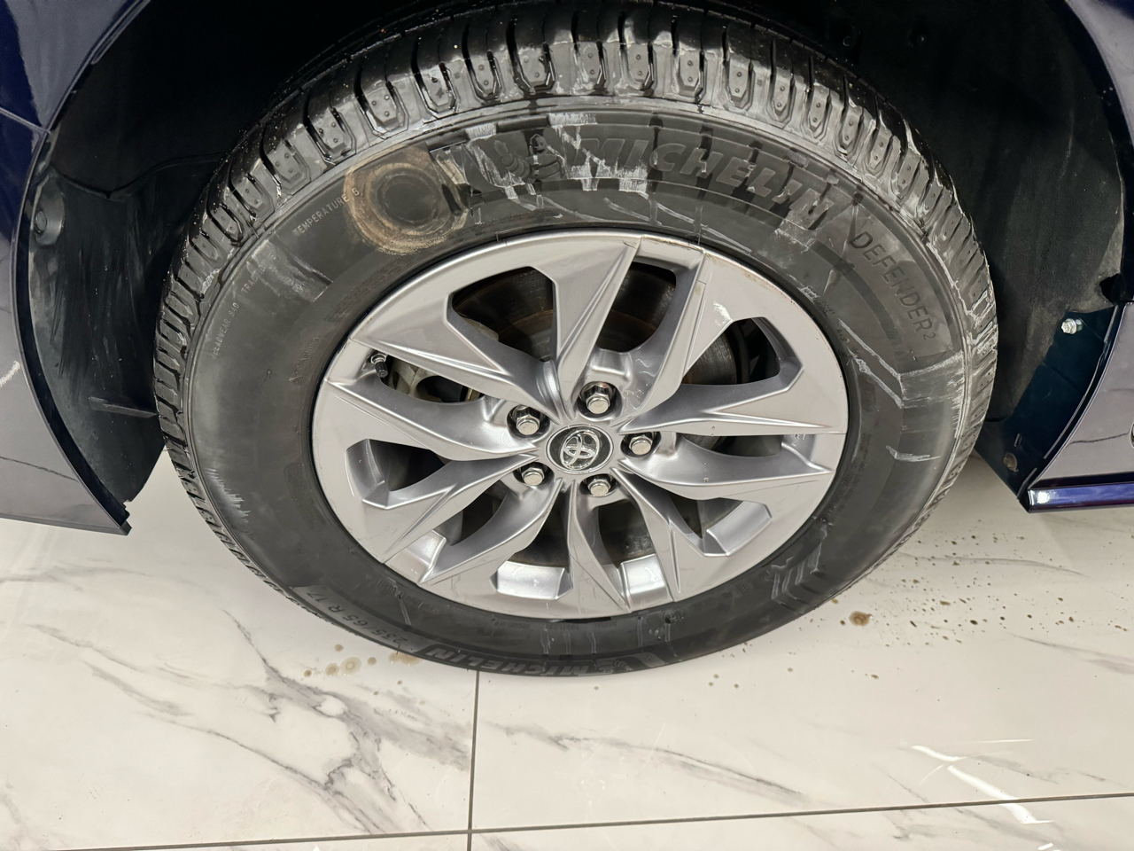 Toyota Sienna LE FWD 8-Passenger (Natl) 2021