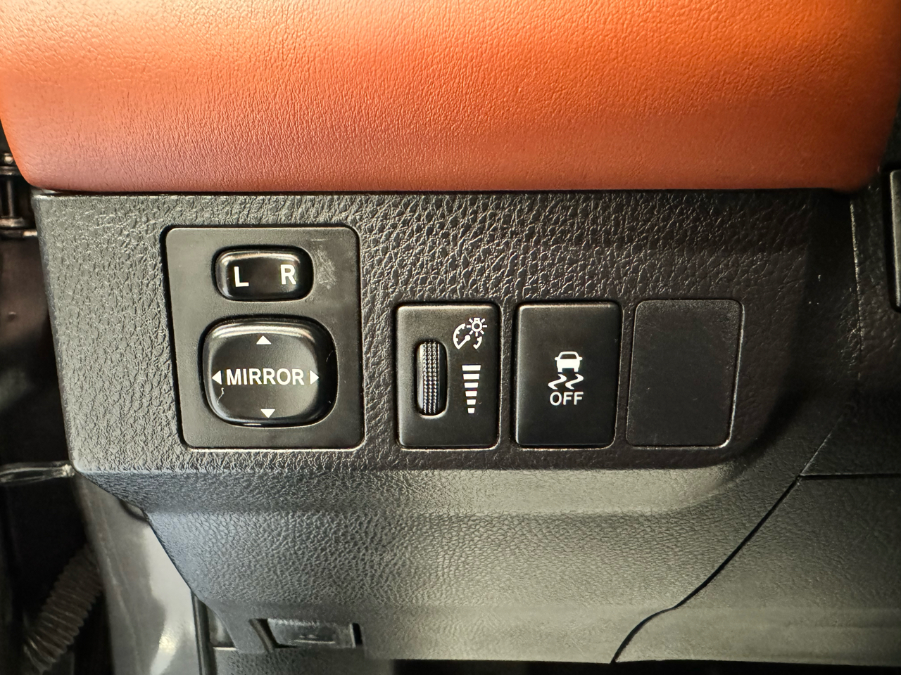 Toyota RAV4 AWD 4dr Limited (Natl) 2015