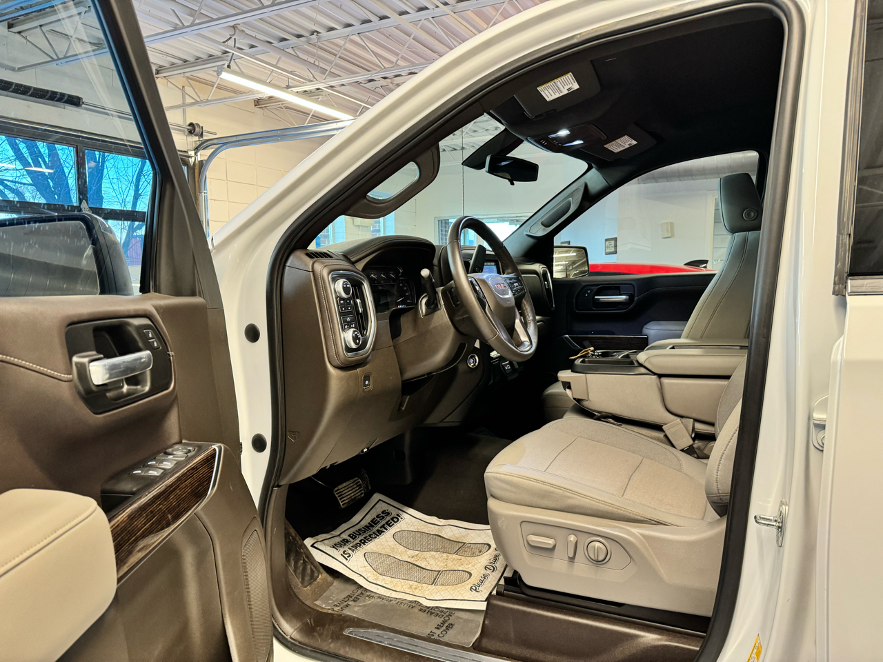 GMC Sierra 1500 4WD Crew Cab 147" SLE 2020