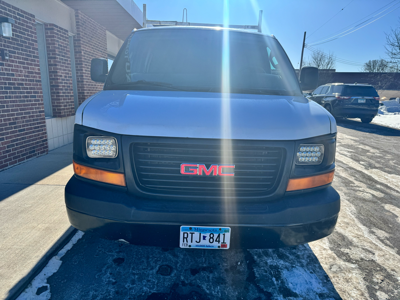GMC Savana Cargo Van RWD 2500 135" 2016