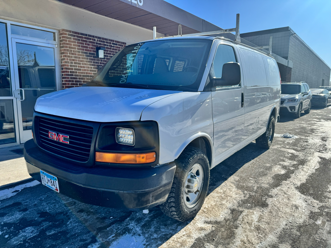 GMC Savana Cargo Van RWD 2500 135" 2016
