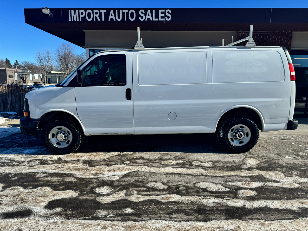 GMC Savana Cargo Van RWD 2500 135" 2016