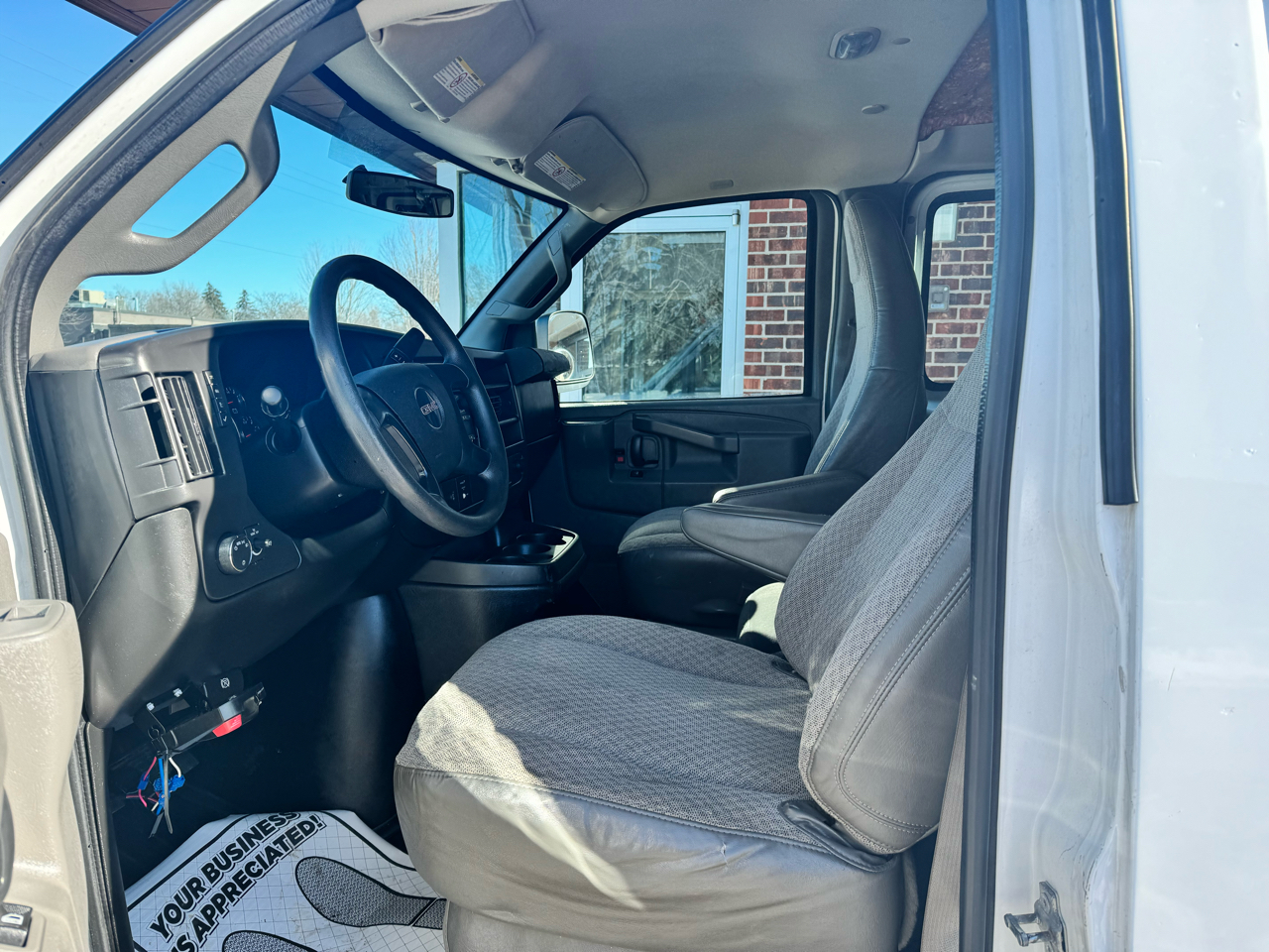 GMC Savana Cargo Van RWD 2500 135" 2016