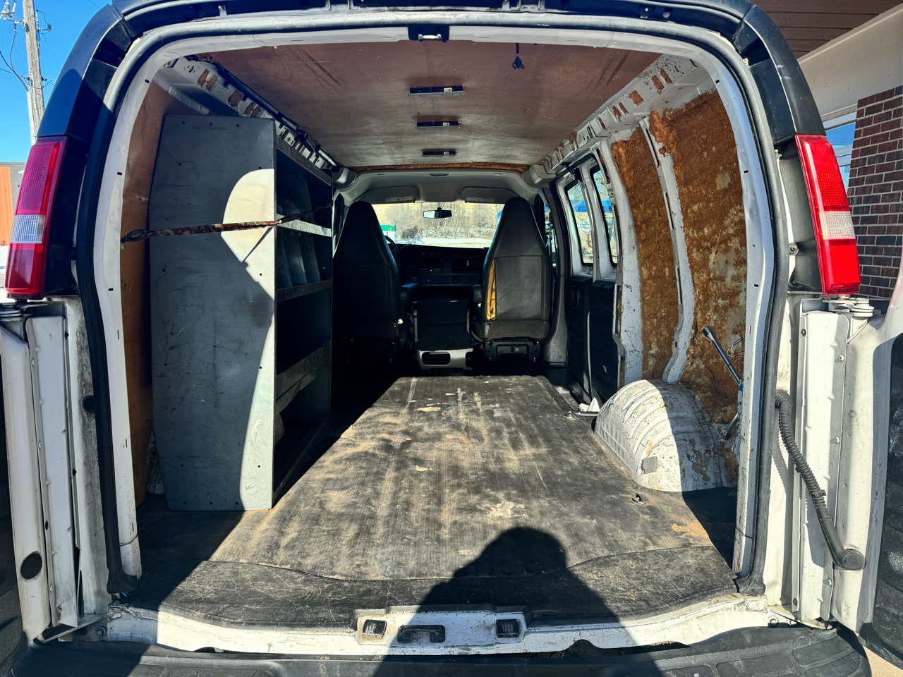 GMC Savana Cargo Van RWD 2500 135" 2016