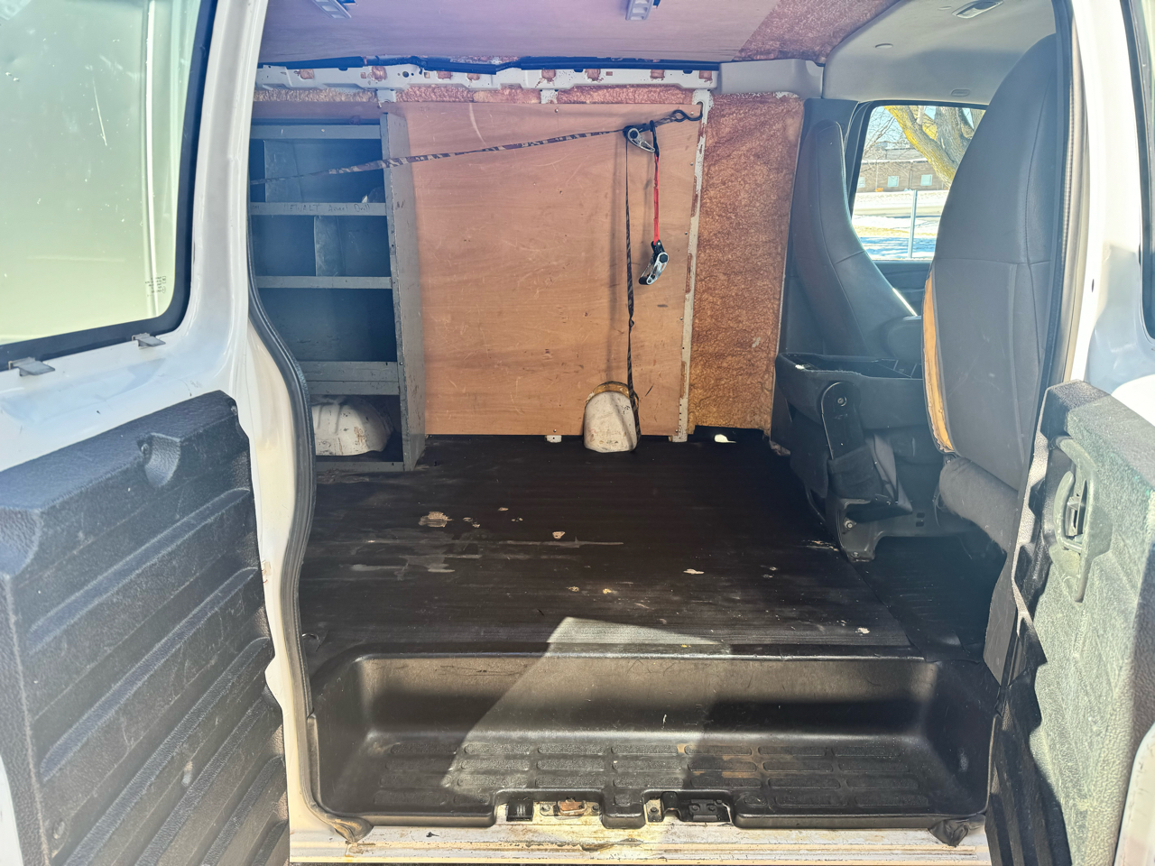 GMC Savana Cargo Van RWD 2500 135" 2016