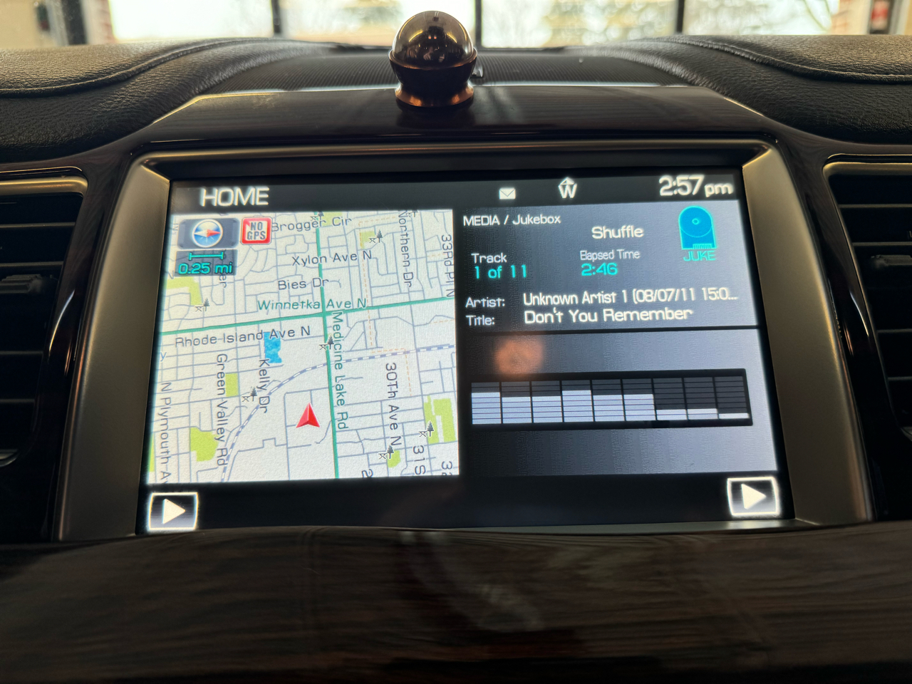 Lincoln MKS 4dr Sdn 3.5L AWD w/EcoBoost 2011