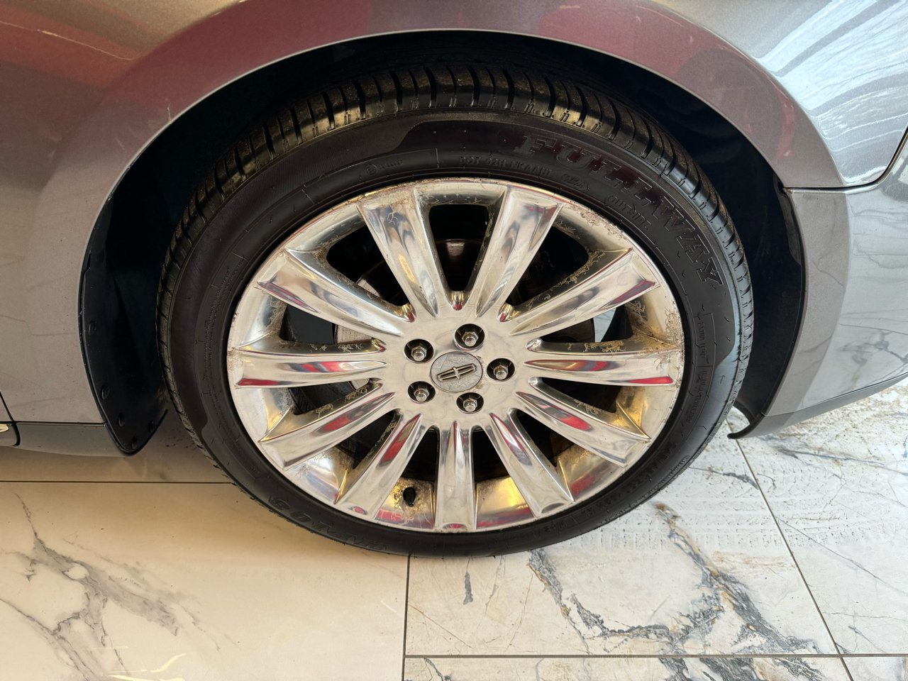 Lincoln MKS 4dr Sdn 3.5L AWD w/EcoBoost 2011