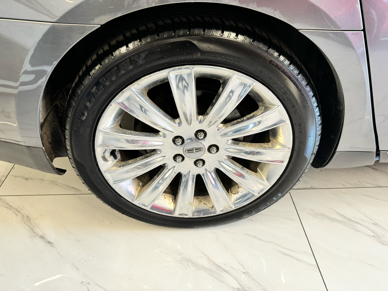 Lincoln MKS 4dr Sdn 3.5L AWD w/EcoBoost 2011