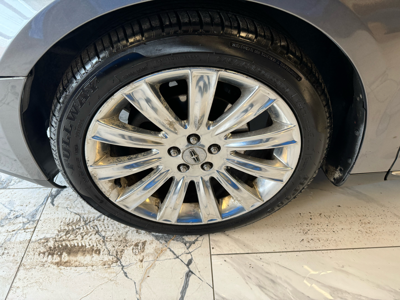 Lincoln MKS 4dr Sdn 3.5L AWD w/EcoBoost 2011