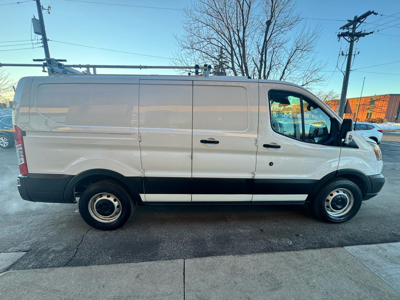 Ford Transit Van T-150 130" Low Rf 8600 GVWR Swing-Out RH Dr 2019