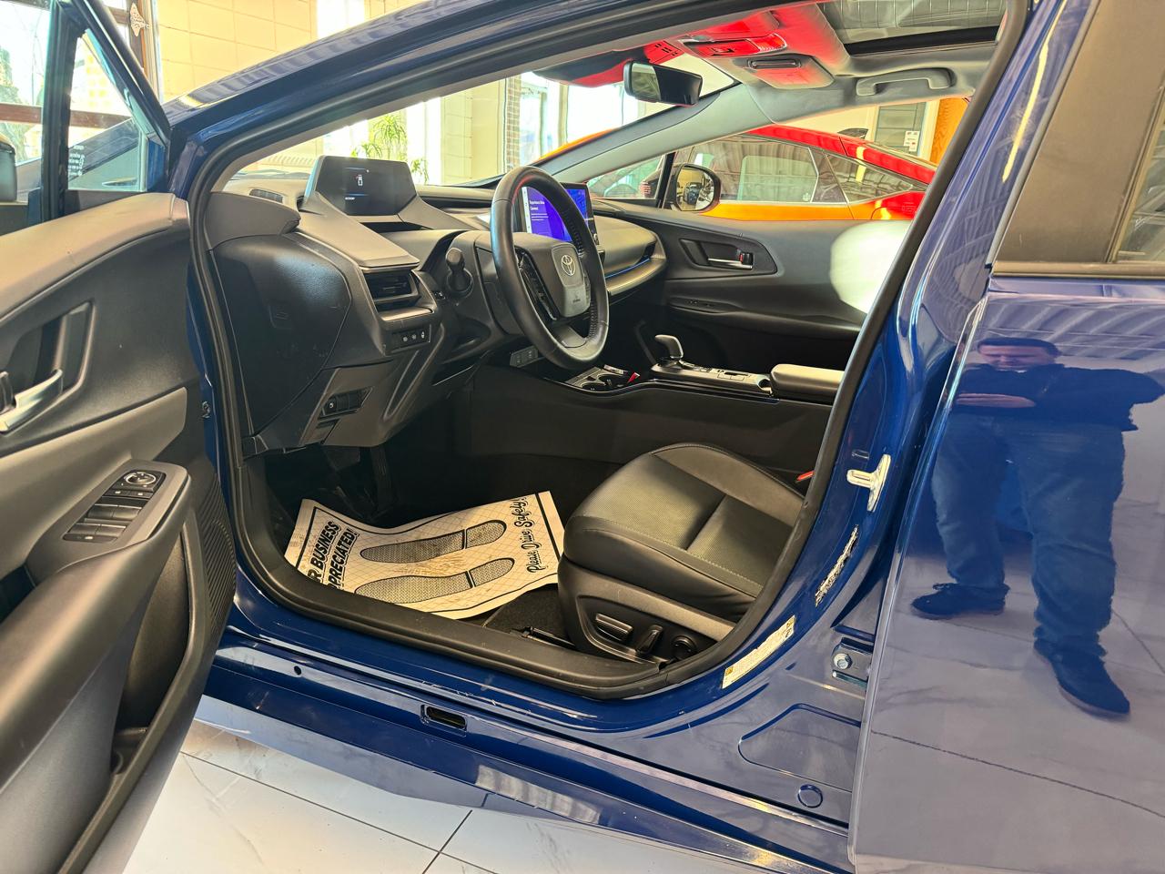 Toyota Prius Limited AWD (Natl) 2024