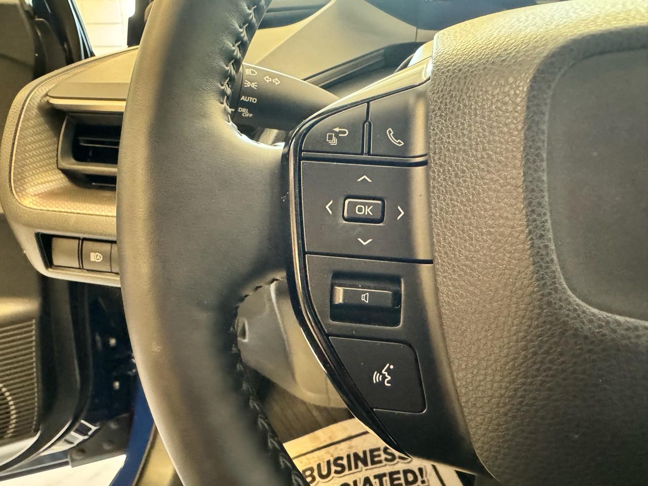 Toyota Prius Limited AWD (Natl) 2024