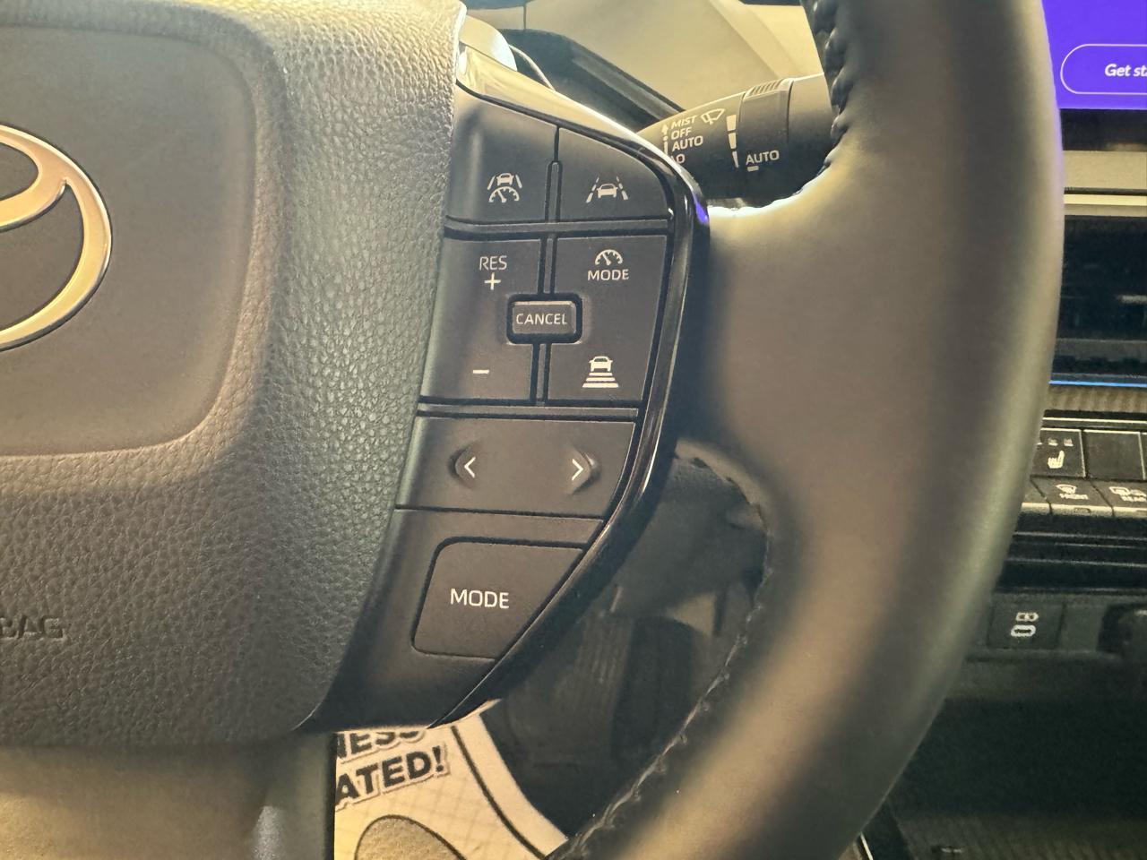 Toyota Prius Limited AWD (Natl) 2024