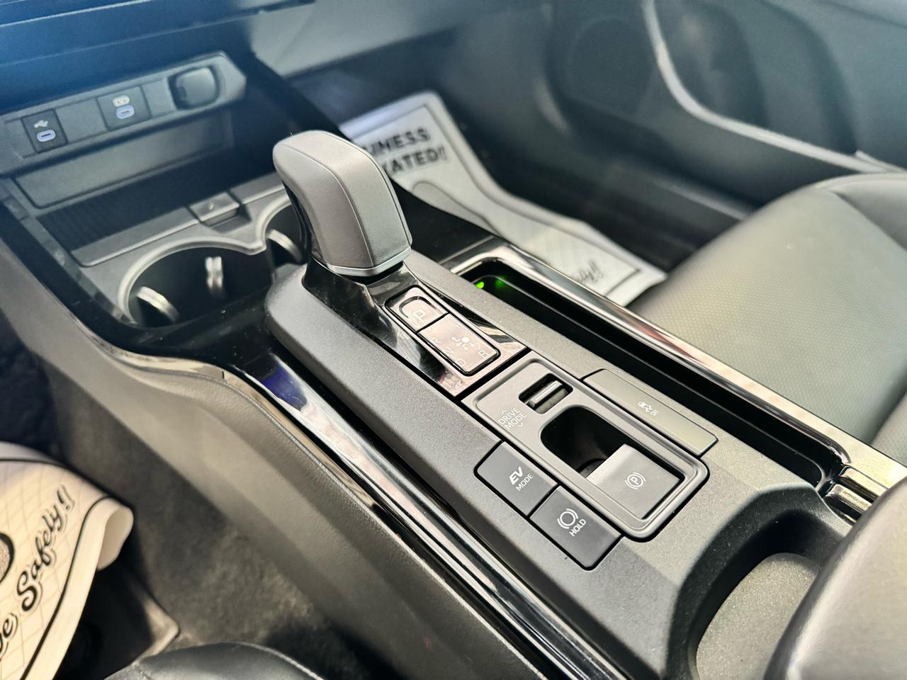 Toyota Prius Limited AWD (Natl) 2024