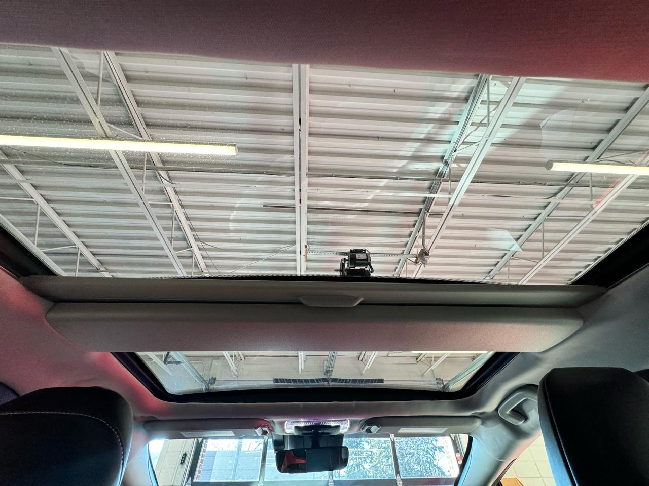 Toyota Prius Limited AWD (Natl) 2024