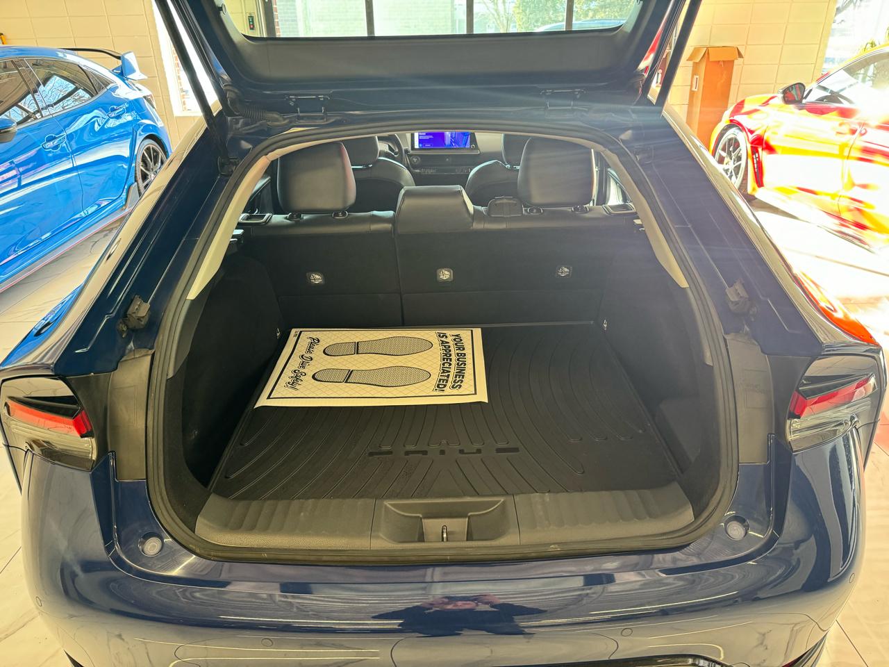 Toyota Prius Limited AWD (Natl) 2024