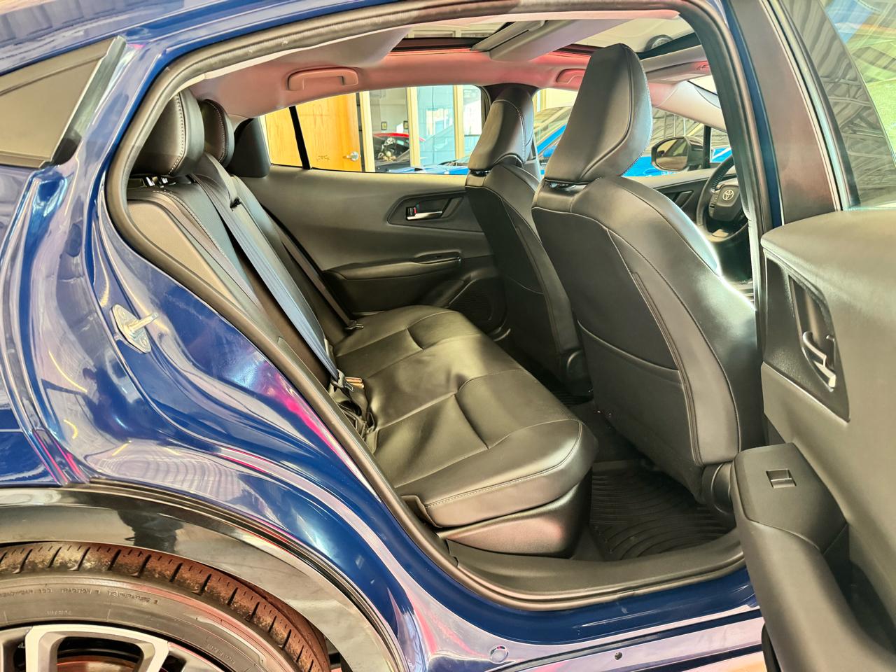 Toyota Prius Limited AWD (Natl) 2024