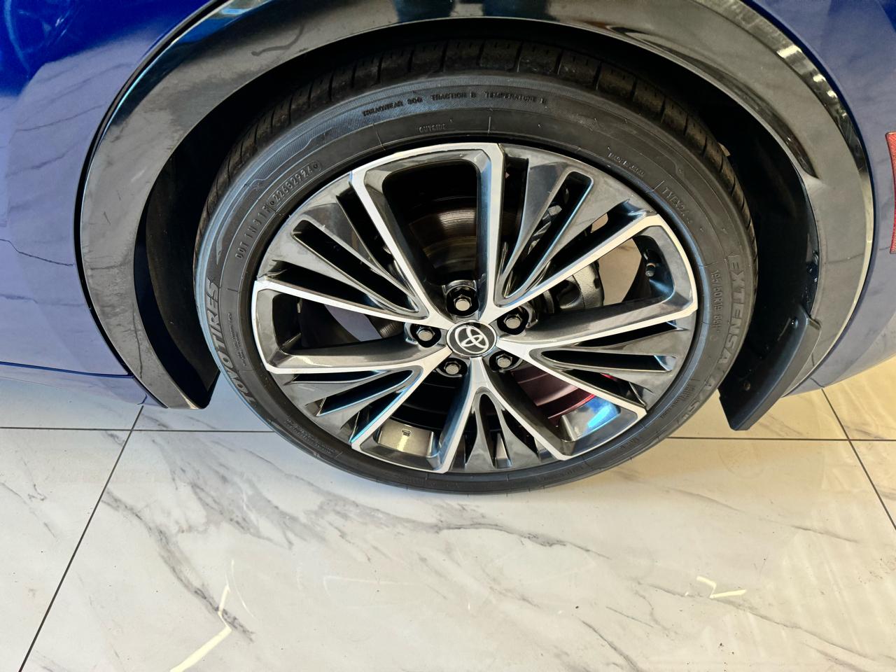 Toyota Prius Limited AWD (Natl) 2024