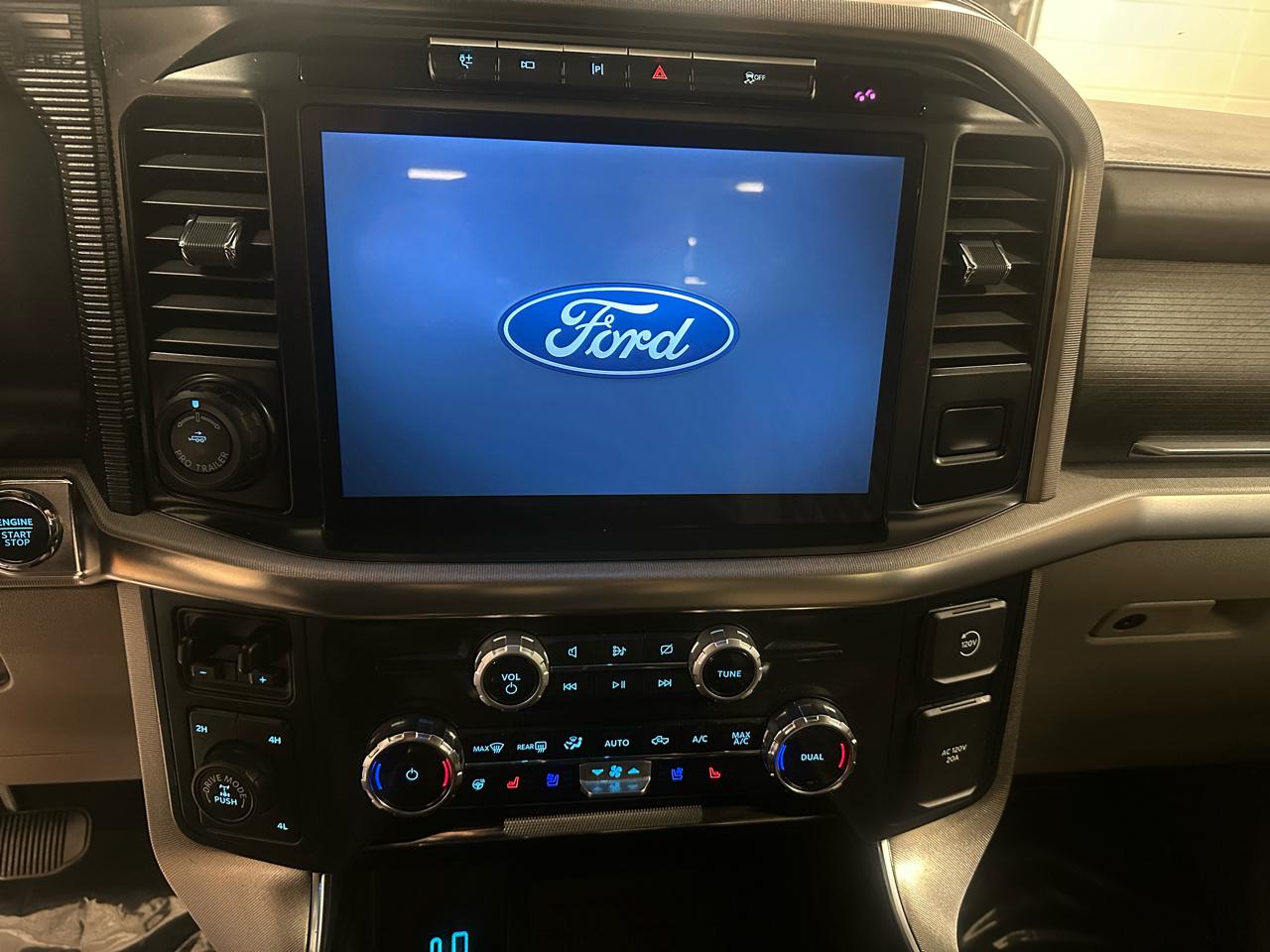Ford F-150 4WD SuperCrew 145" Platinum 2024