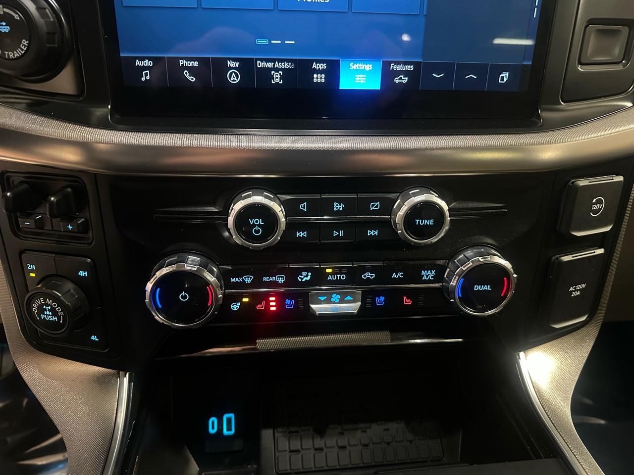 Ford F-150 4WD SuperCrew 145" Platinum 2024