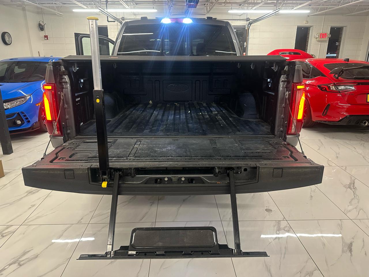 Ford F-150 4WD SuperCrew 145" Platinum 2024