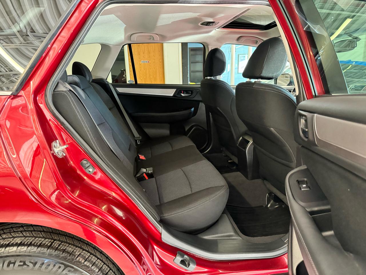 Subaru Outback 4dr Wgn 2.5i Premium 2016