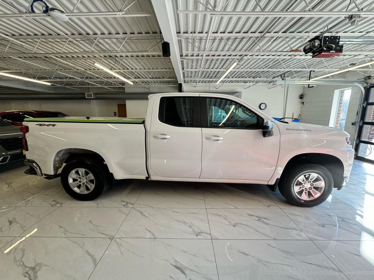 Chevrolet Silverado 1500 4WD Double Cab 147" LT 2020