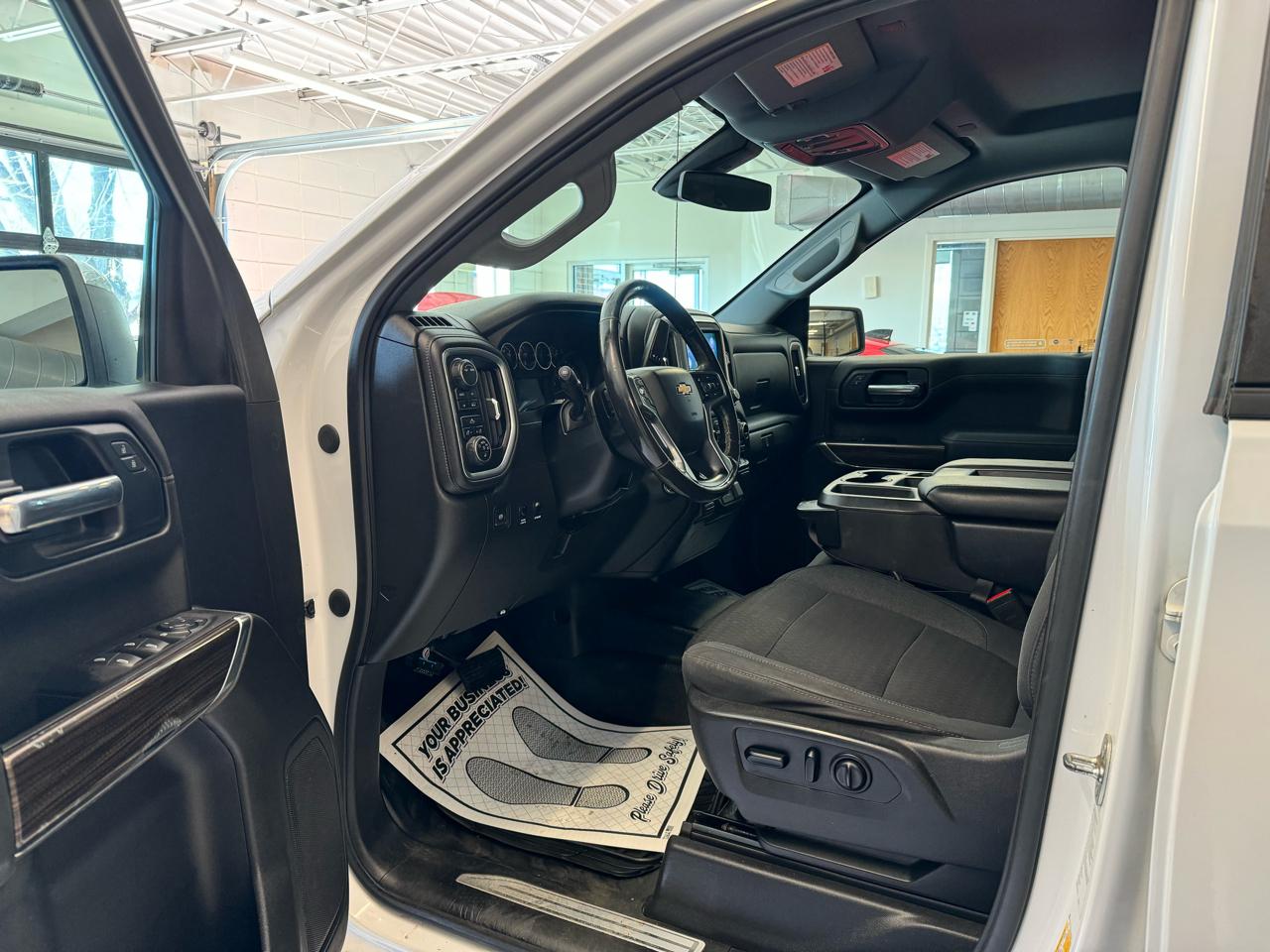 Chevrolet Silverado 1500 4WD Double Cab 147" LT 2020