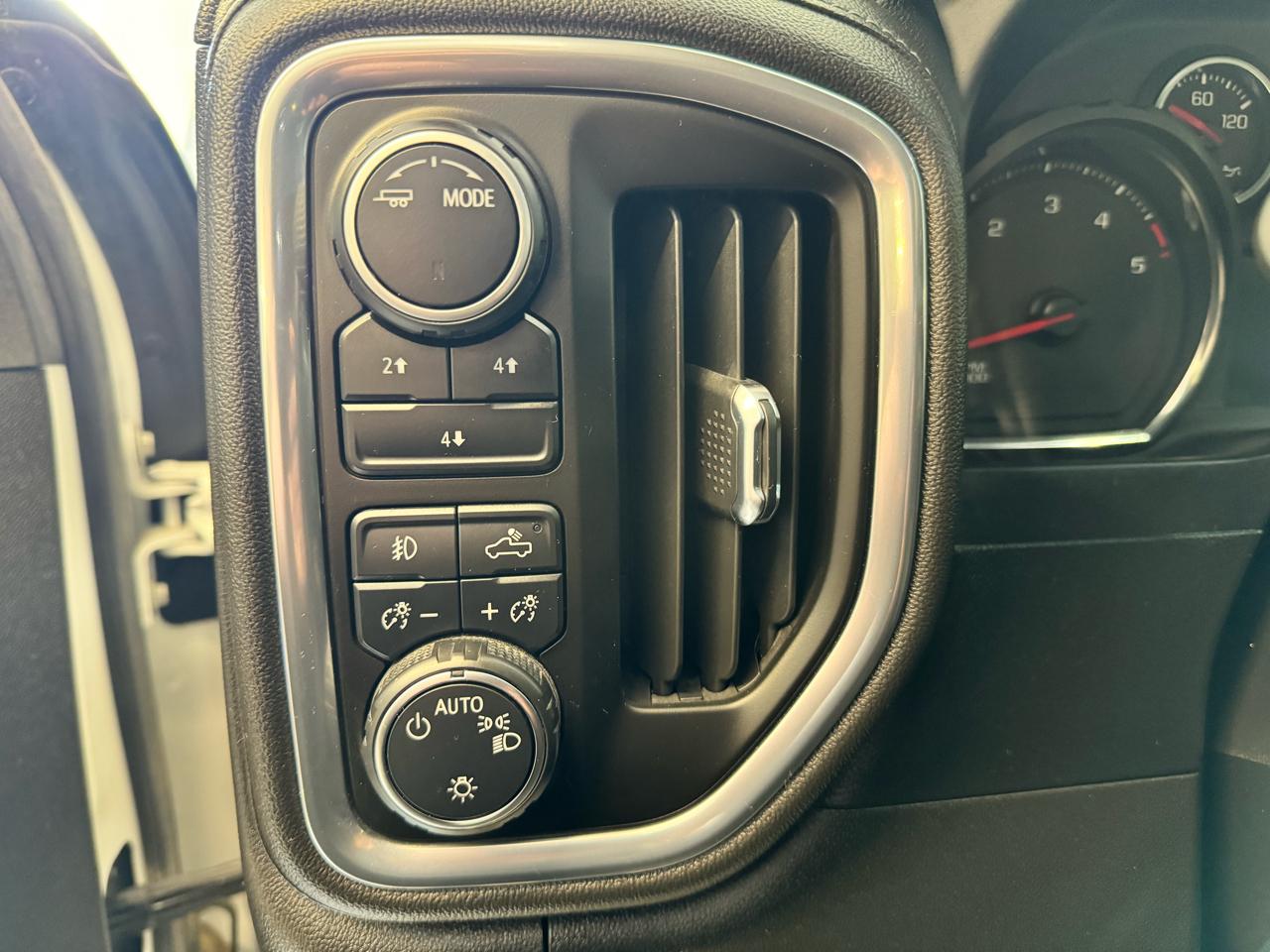 Chevrolet Silverado 2500HD 4WD Crew Cab 159" LT 2022