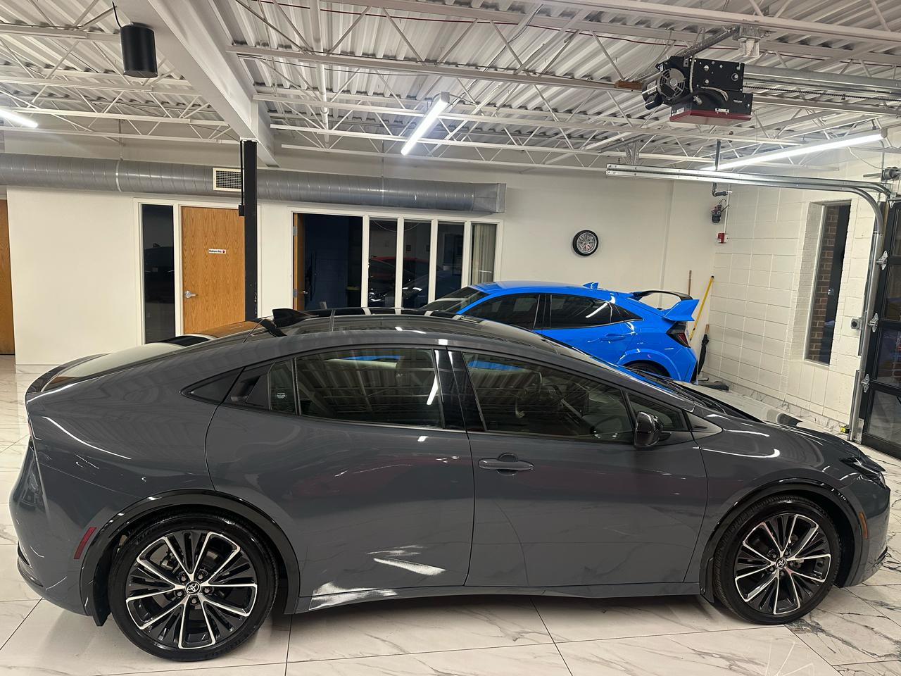 Toyota Prius XLE 5D Hatchback 2023