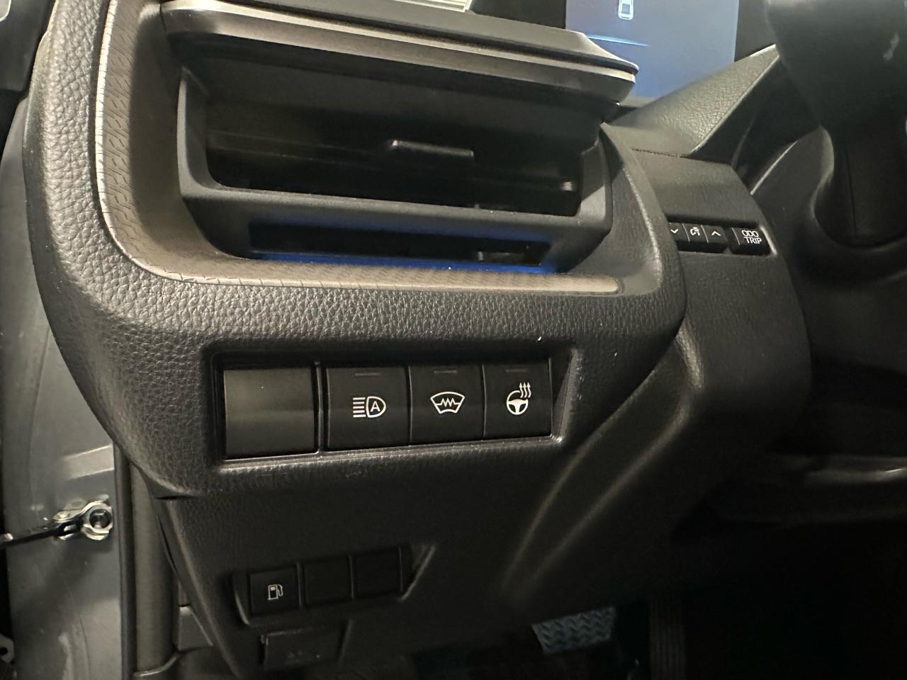 Toyota Prius XLE 5D Hatchback 2023