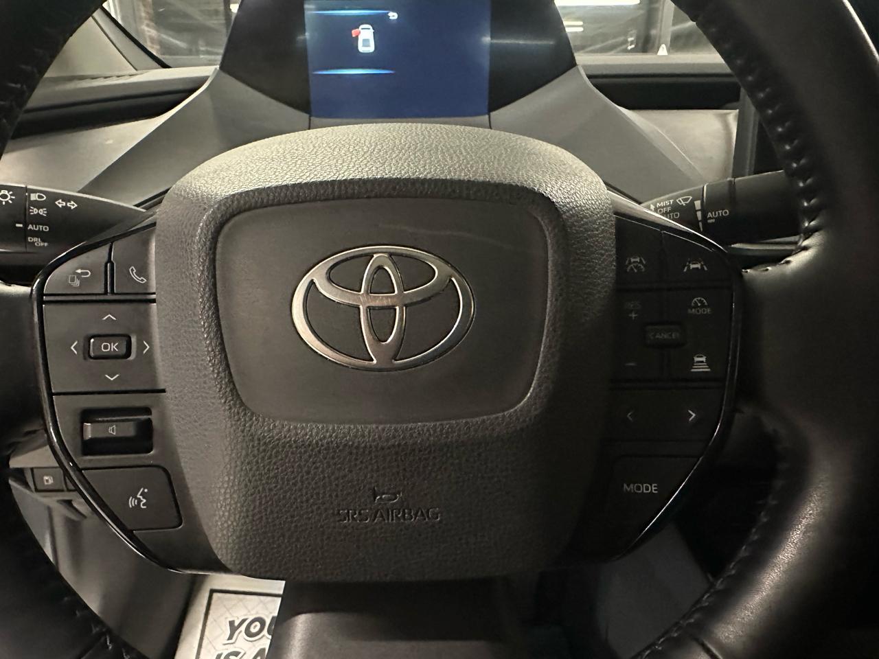 Toyota Prius XLE 5D Hatchback 2023