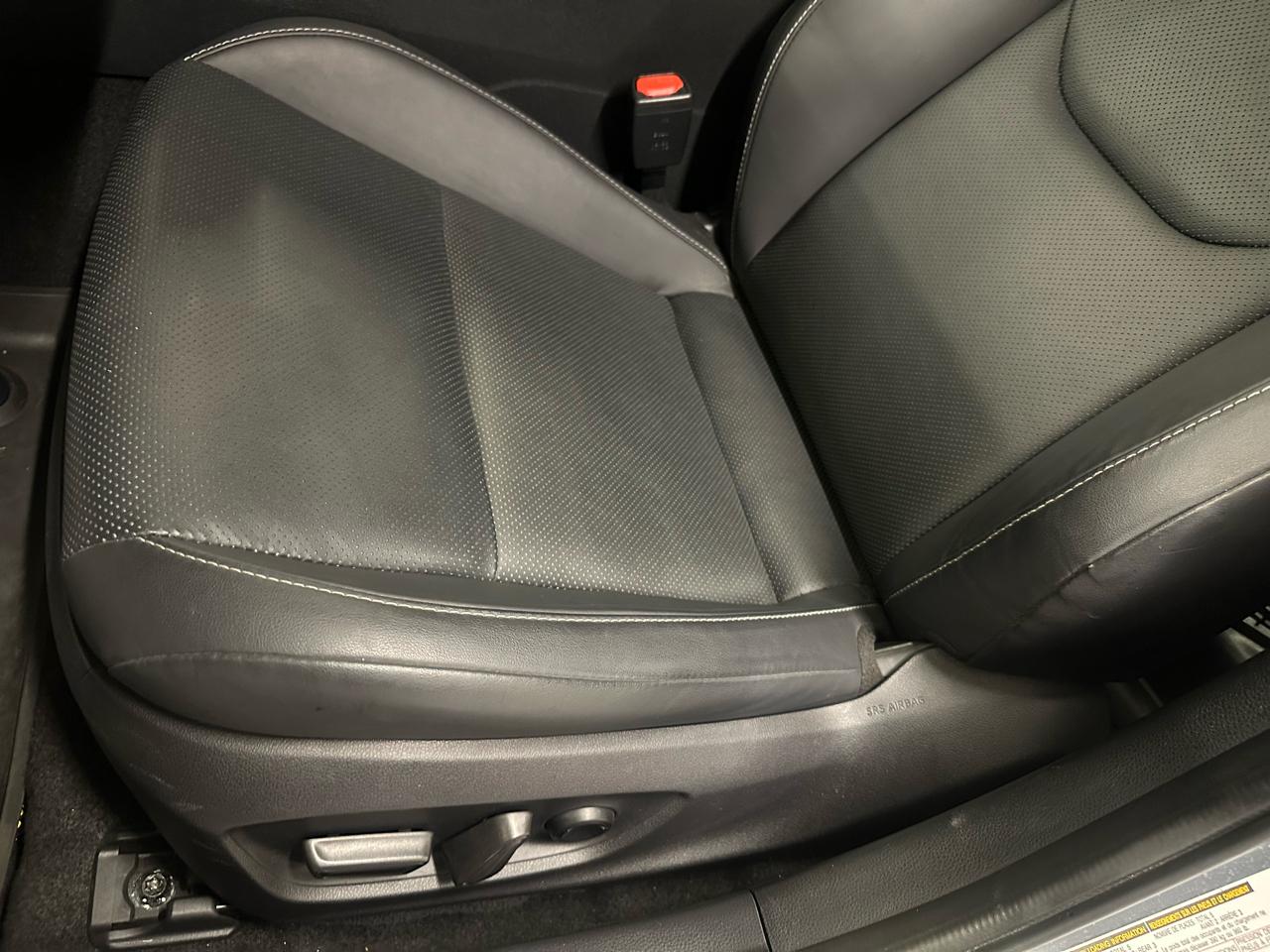 Toyota Prius XLE 5D Hatchback 2023